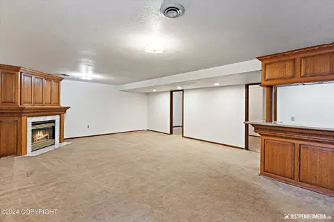 Living - 1310 E St, Anchorage, AK 99501 photo 2 of 5