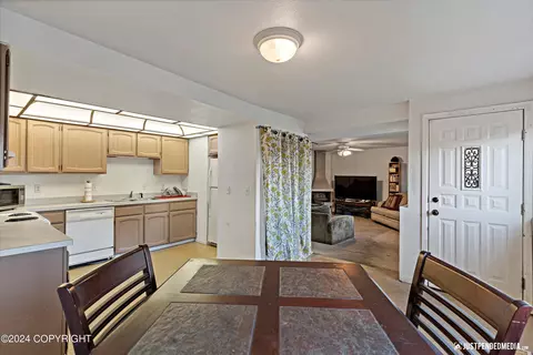 Dining - 1310 E St, Anchorage, AK 99501 photo 2 of 2