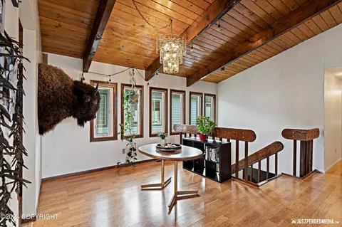 Entry Way - 1310 E St, Anchorage, AK 99501 photo 3 of 5
