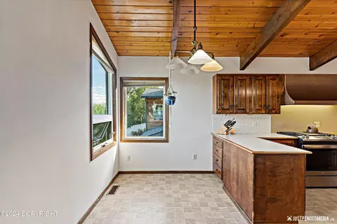 Kitchen - 1310 E St, Anchorage, AK 99501 photo 1 of 8