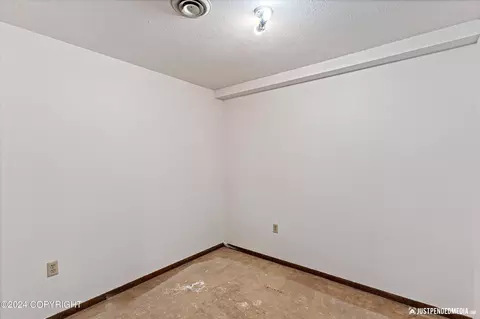 Bedroom - 1310 E St, Anchorage, AK 99501 photo 5 of 8