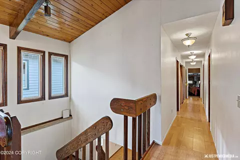 Entry Way - 1310 E St, Anchorage, AK 99501 photo 4 of 5