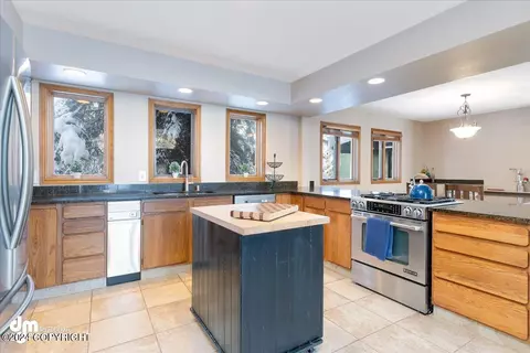 10143 Stewart Dr, Eagle River, AK 99577 photo 9