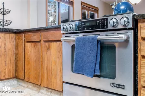 10143 Stewart Dr, Eagle River, AK 99577 photo 11