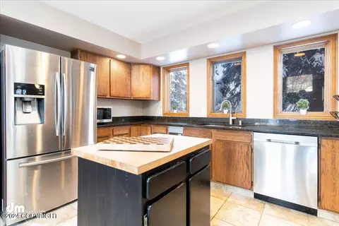 10143 Stewart Dr, Eagle River, AK 99577 photo 8