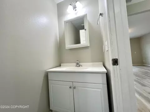 Bath - 6237 E Tudor Rd, Anchorage, AK 99507 photo 2 of 5