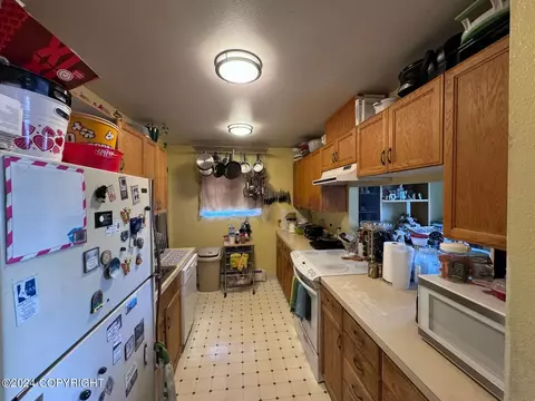 Kitchen - 4630 E 9th Ave, Anchorage, AK 99508 photo 1 of 4
