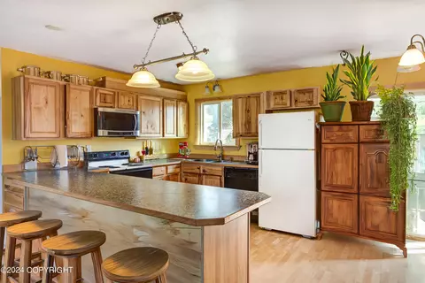 8014 E 3rd Ave, Anchorage, AK 99504 photo 5