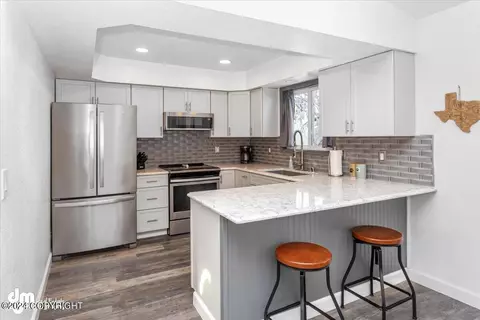 Kitchen - 18123 Hidden Falls Ave, Eagle River, AK 99577 photo 2 of 5