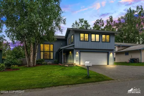 6448 Tolhurst Ct, Anchorage, AK 99504