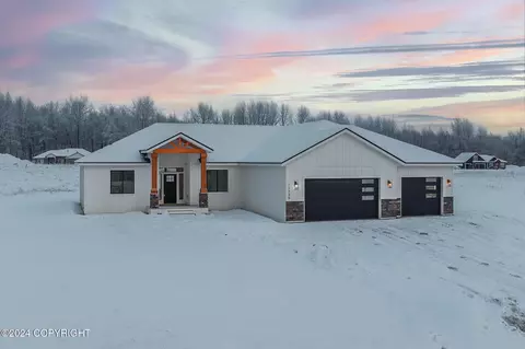 11739 E Apple Cir, Palmer, AK 99645