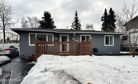 9901 Tolsona Cir, Anchorage, AK 99515