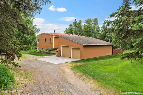 13350 Ginpole Cir, Anchorage, AK 99516