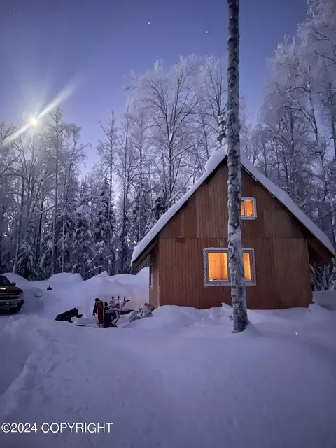 2670 Windbreak Cir, Wasilla, AK 99623