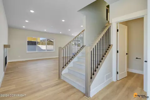 8791 Chalk Hill Loop, Anchorage, AK 99502 photo 3
