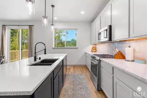 8739 Turlock Dr, Eagle River, AK 99577 photo 11