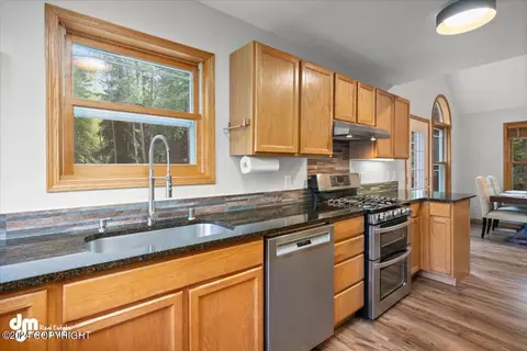 Kitchen - 7415 River Park Cir, Eagle River, AK 99577 photo 4 of 5