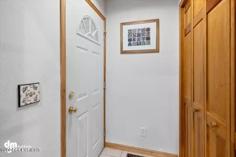 Entry Way - 7415 River Park Cir, Eagle River, AK 99577 photo 2 of 4