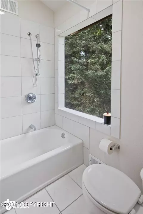Bath - 7415 River Park Cir, Eagle River, AK 99577 photo 2 of 5