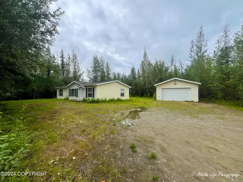 1475 Daniel St, North Pole, AK 99705