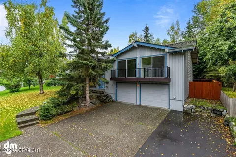 2140 Arlington Dr, Anchorage, AK 99517