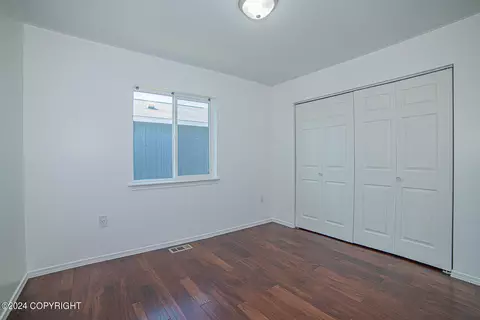Bedroom - 16215 Copper Mountain Cir, Eagle River, AK 99577 photo 4 of 10