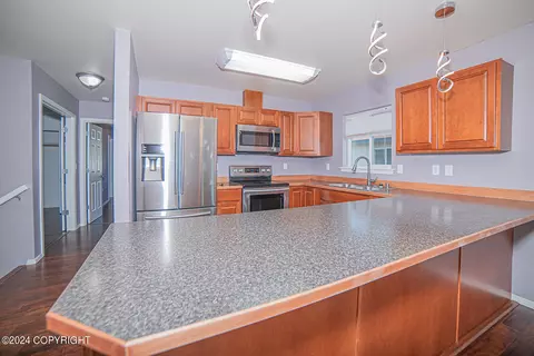 Kitchen - 16215 Copper Mountain Cir, Eagle River, AK 99577 photo 3 of 5
