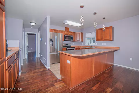 Kitchen - 16215 Copper Mountain Cir, Eagle River, AK 99577 photo 4 of 5