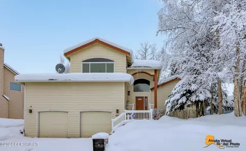 4821 Hunter Dr, Anchorage, AK 99502