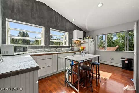 Kitchen - 17321 Baronoff Ave, Eagle River, AK 99577 photo 4 of 4