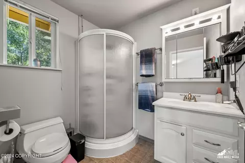 Bath - 17321 Baronoff Ave, Eagle River, AK 99577 photo 2 of 2