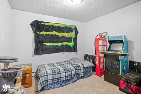 Bedroom - 8108 Stewart Mountain Dr, Eagle River, AK 99577 photo 1 of 2