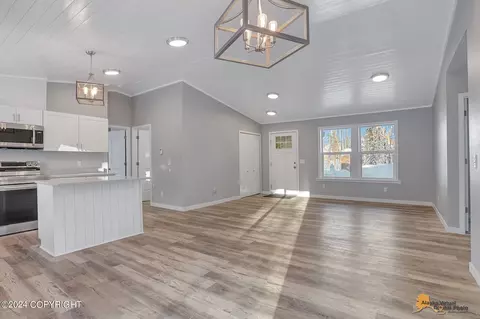 8800 W Dreamy Dr, Wasilla, AK 99623