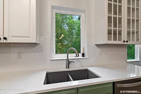 Kitchen - 5130 E 98th Ave, Anchorage, AK 99507 photo 4 of 6