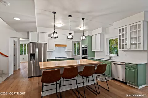 Kitchen - 5130 E 98th Ave, Anchorage, AK 99507 photo 2 of 6