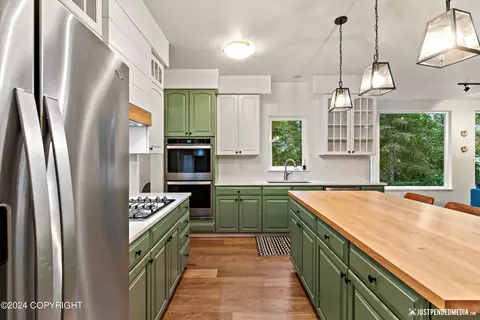 Kitchen - 5130 E 98th Ave, Anchorage, AK 99507 photo 5 of 6