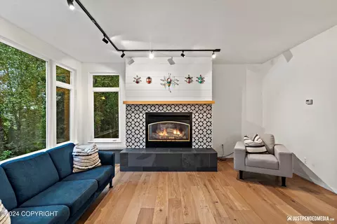 Living - 5130 E 98th Ave, Anchorage, AK 99507 photo 1 of 7