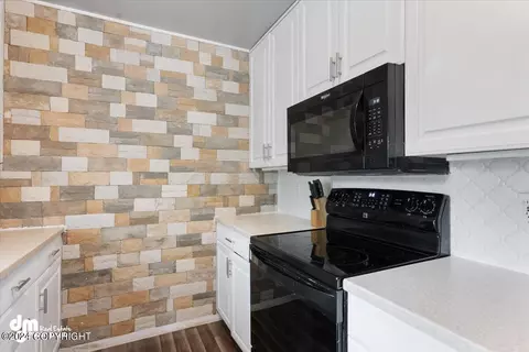 10420 Nabesna Cir, Eagle River, AK 99577 photo 15