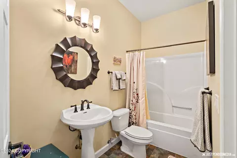 3585 E Klatt Rd, Anchorage, AK 99516 photo 20
