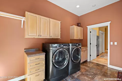 3585 E Klatt Rd, Anchorage, AK 99516 photo 23