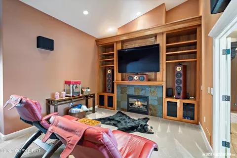 3585 E Klatt Rd, Anchorage, AK 99516 photo 9