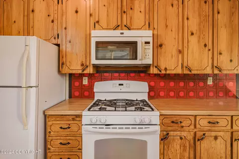 1021 E 26th Ave, Anchorage, AK 99508 photo 11