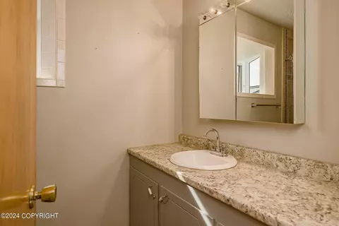 1021 E 26th Ave, Anchorage, AK 99508 photo 12