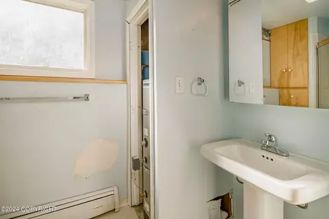 1021 E 26th Ave, Anchorage, AK 99508 photo 21
