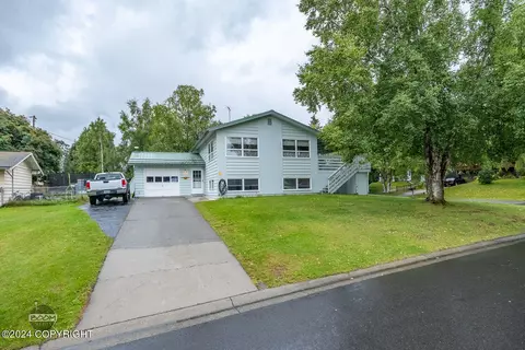 3030 Bennett Ave, Anchorage, AK 99517