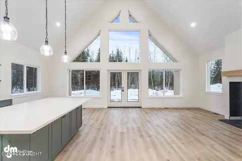 7746 S Lucindas Pl, Wasilla, AK 99654