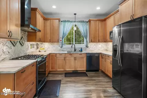 Kitchen - 18791 S Birchwood Loop Rd, Chugiak, AK 99567 photo 2 of 6