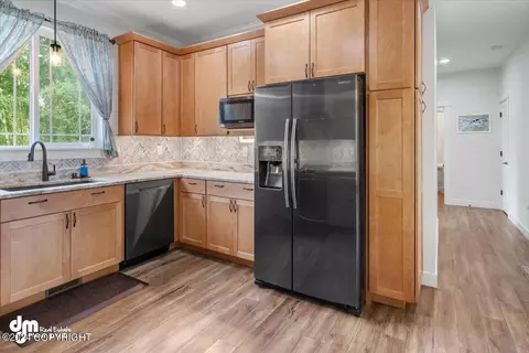 Kitchen - 18791 S Birchwood Loop Rd, Chugiak, AK 99567 photo 4 of 6