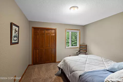 Bedroom - 25642 Berryhill Rd, Eagle River, AK 99577 photo 2 of 6