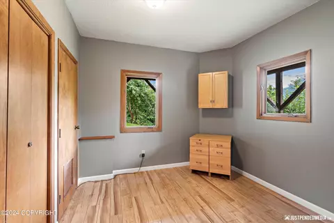 Bedroom - 25642 Berryhill Rd, Eagle River, AK 99577 photo 6 of 6